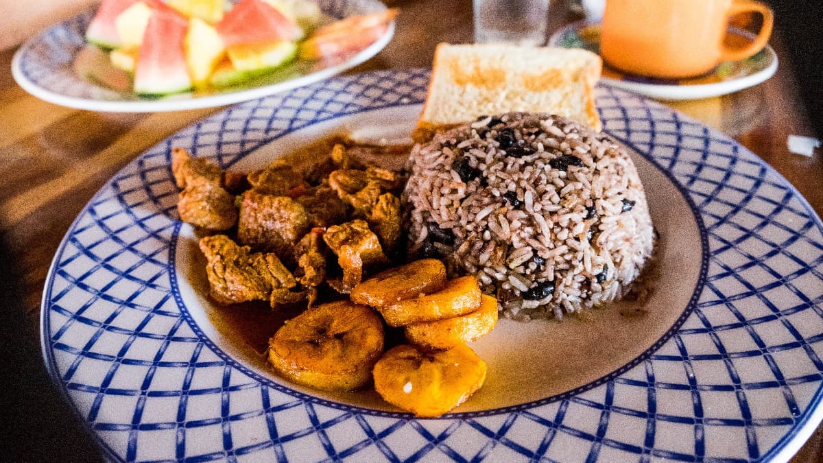 Cocina tradicional de Guanacaste: Recetas auténticas de sodas y mercados locales